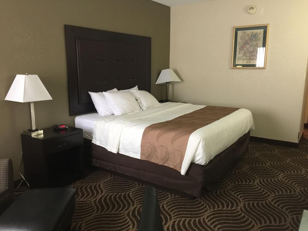 Quality Inn & Suites Florence - Cincinnati South Ngoại thất bức ảnh
