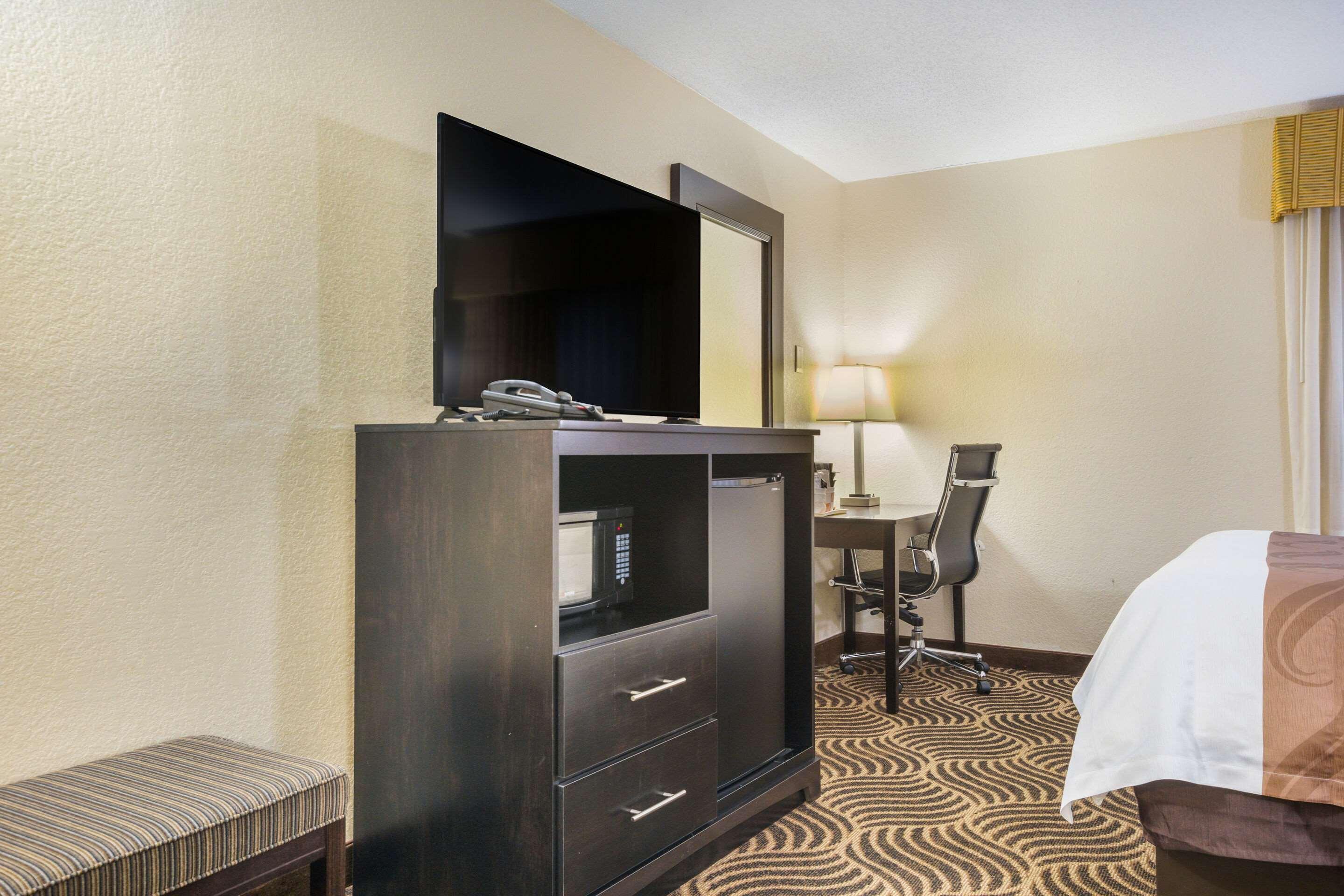 Quality Inn & Suites Florence - Cincinnati South Ngoại thất bức ảnh
