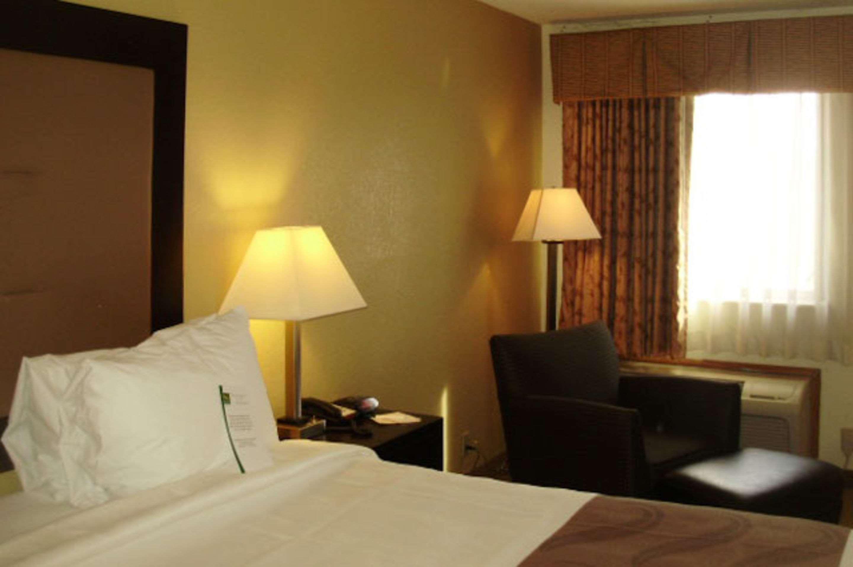 Quality Inn & Suites Florence - Cincinnati South Ngoại thất bức ảnh