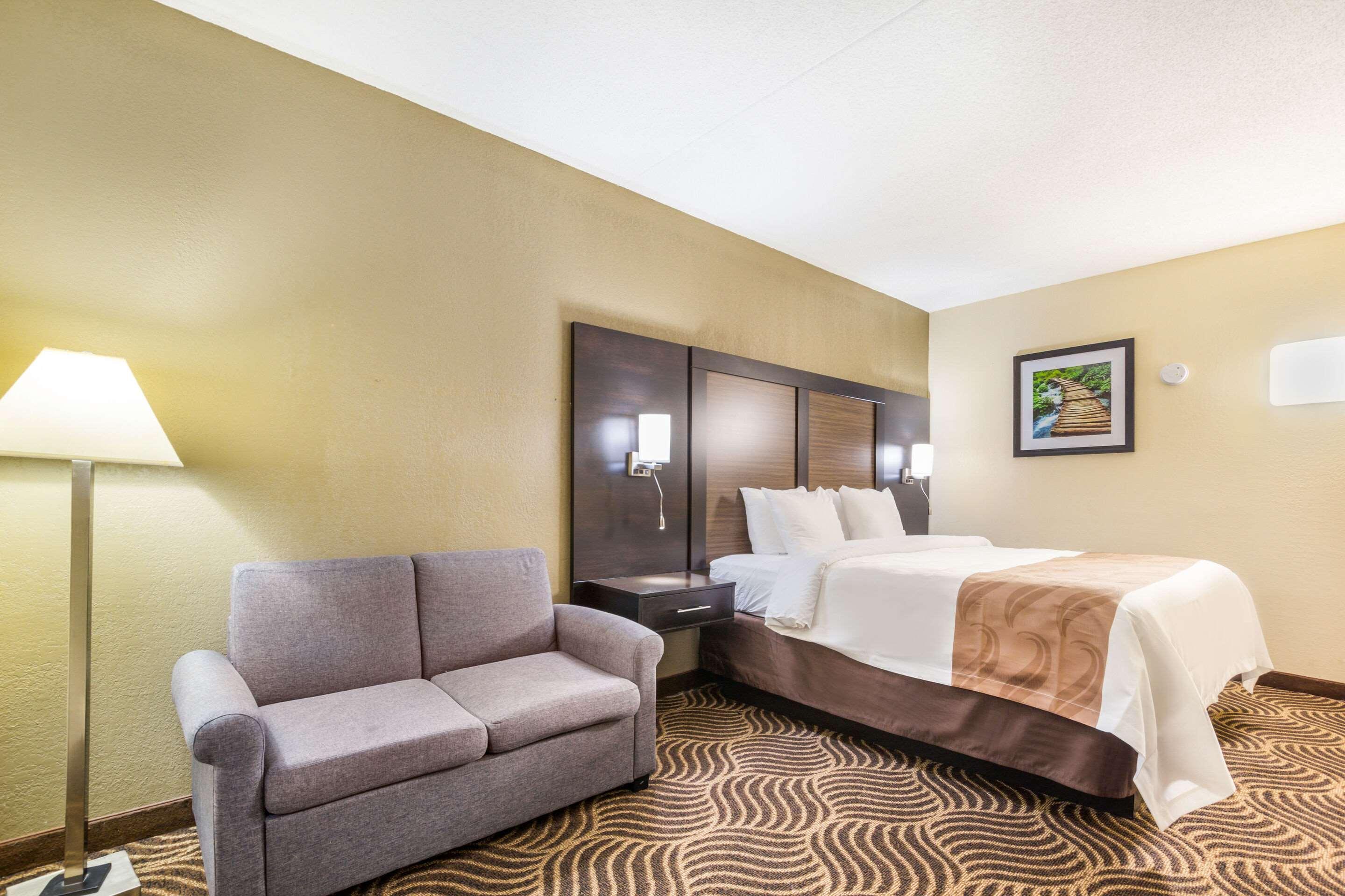 Quality Inn & Suites Florence - Cincinnati South Ngoại thất bức ảnh