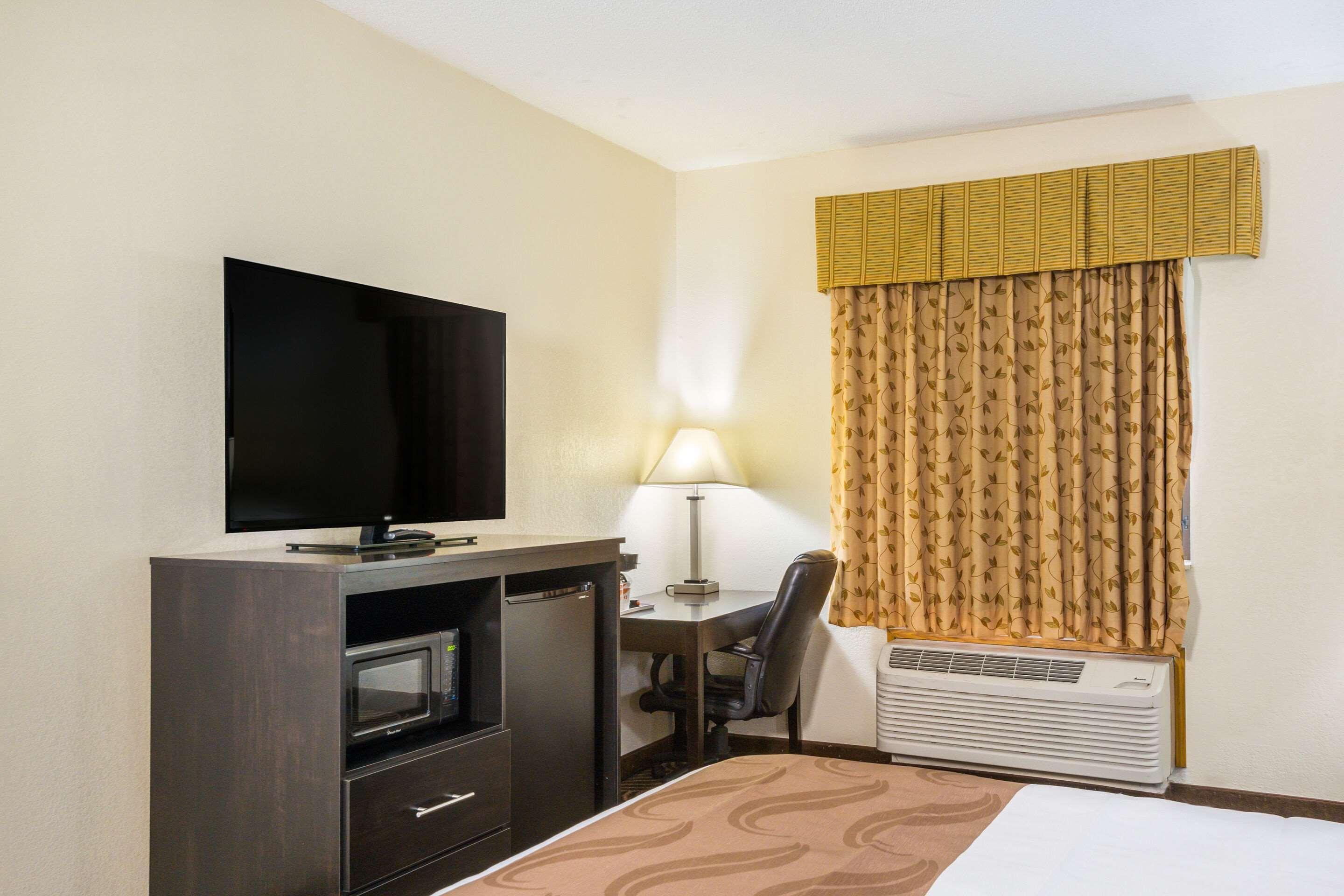 Quality Inn & Suites Florence - Cincinnati South Ngoại thất bức ảnh