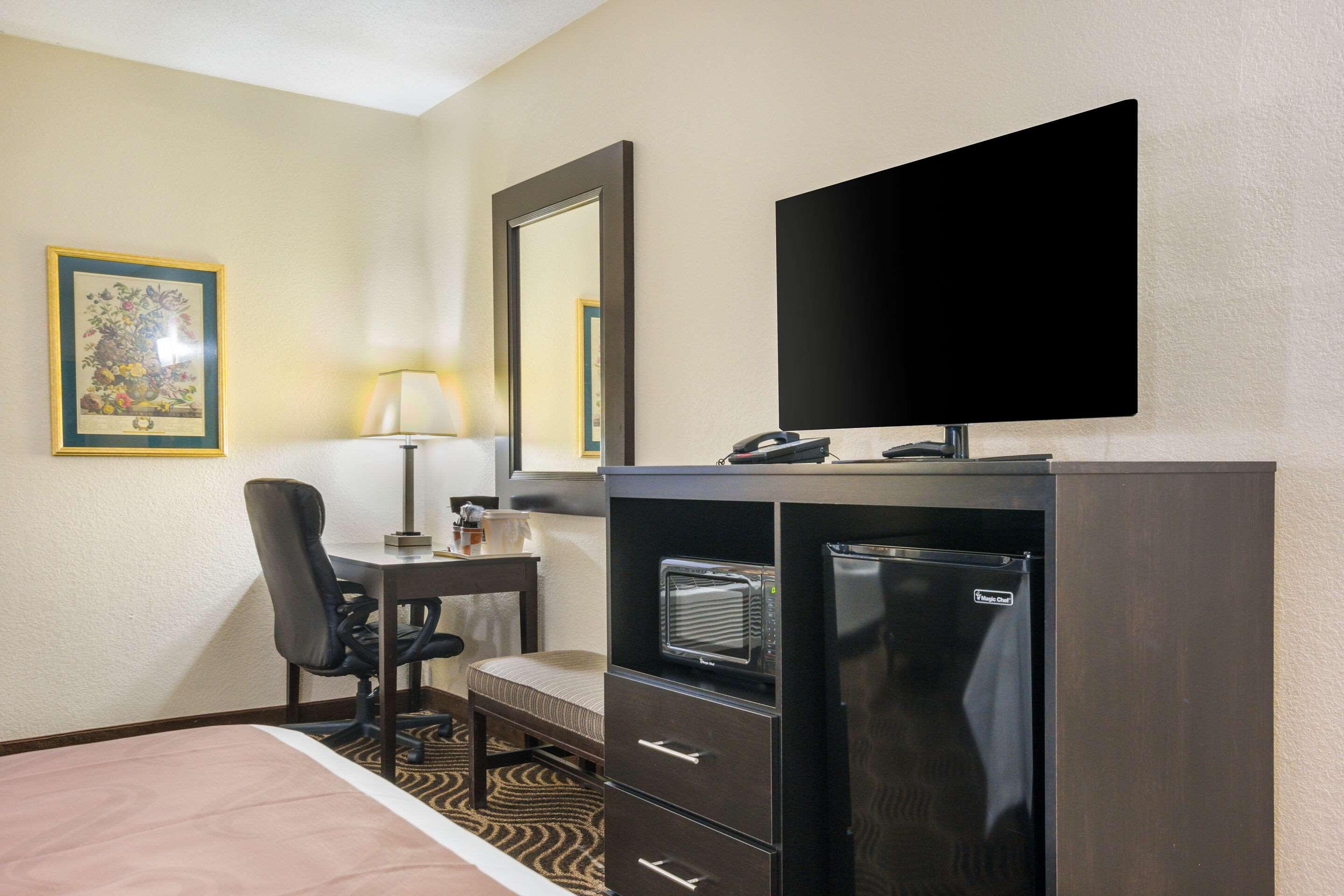 Quality Inn & Suites Florence - Cincinnati South Ngoại thất bức ảnh