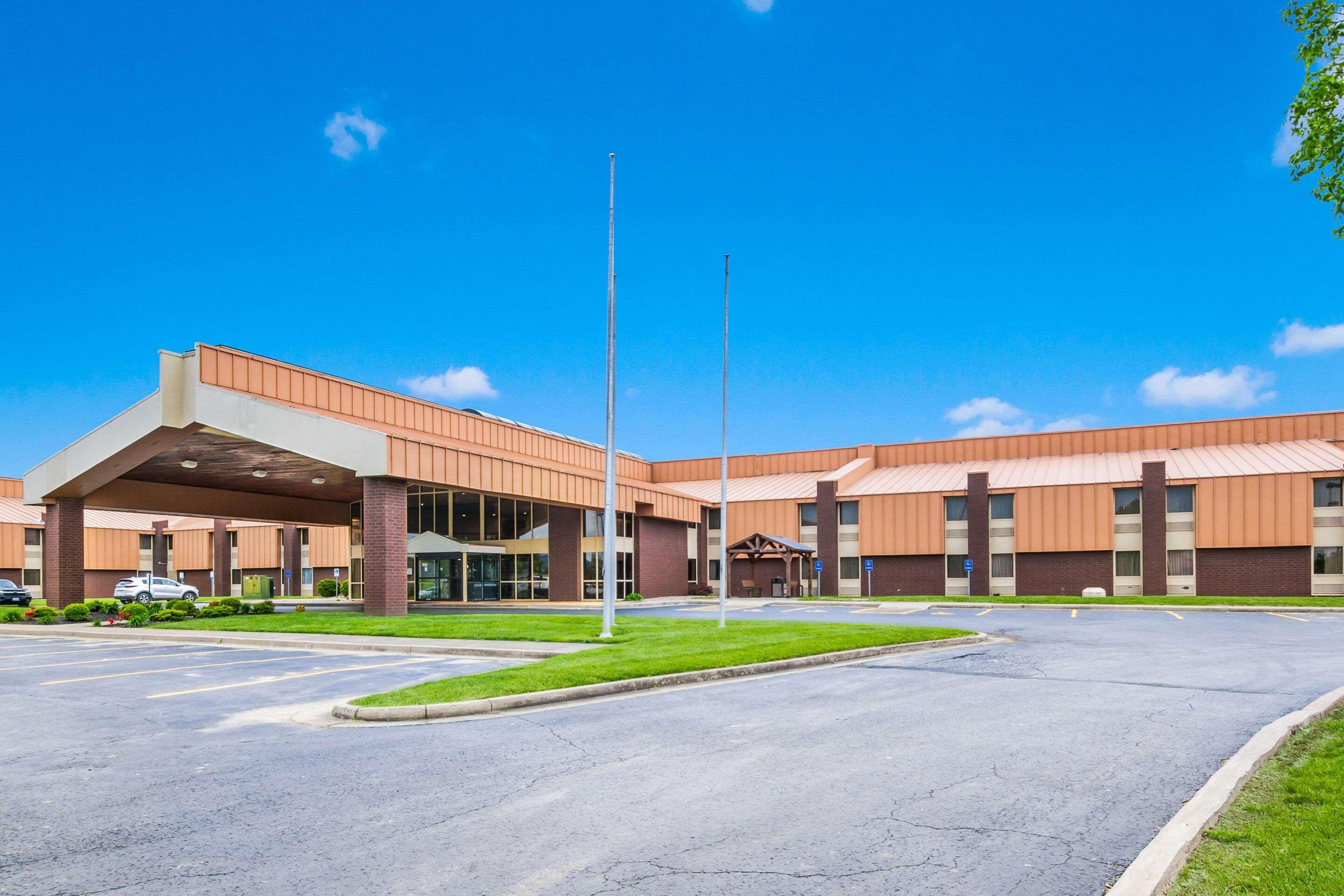 Quality Inn & Suites Florence - Cincinnati South Ngoại thất bức ảnh