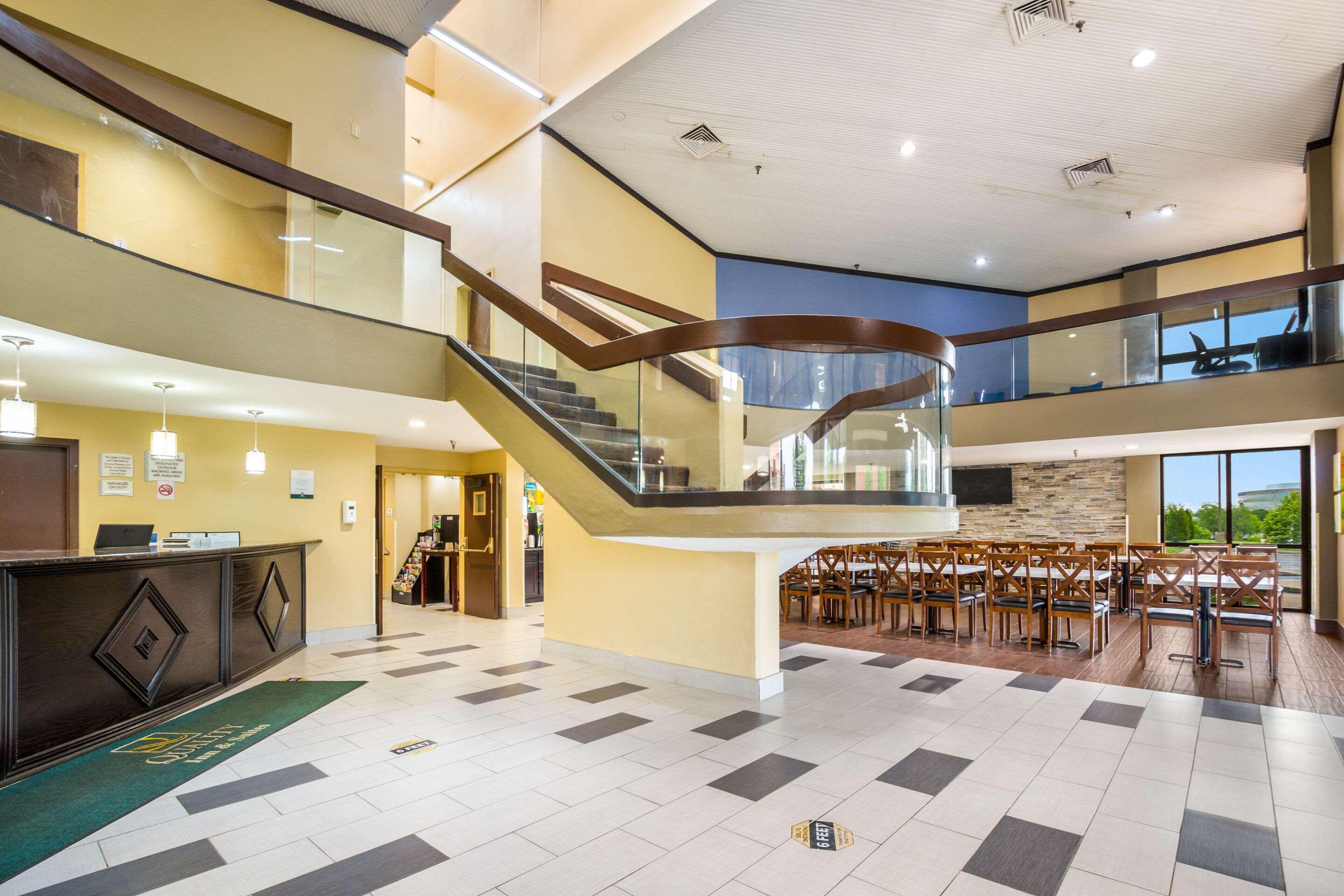 Quality Inn & Suites Florence - Cincinnati South Ngoại thất bức ảnh