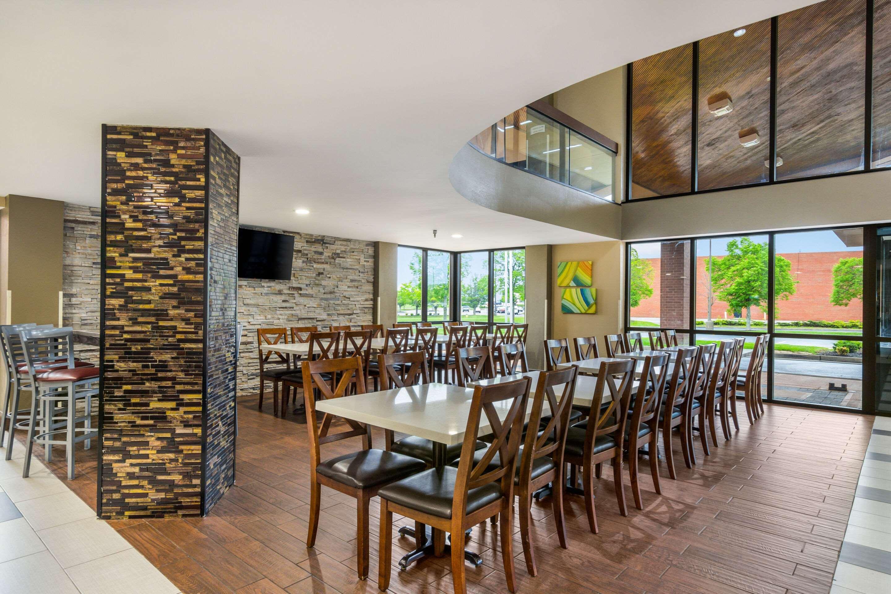 Quality Inn & Suites Florence - Cincinnati South Ngoại thất bức ảnh