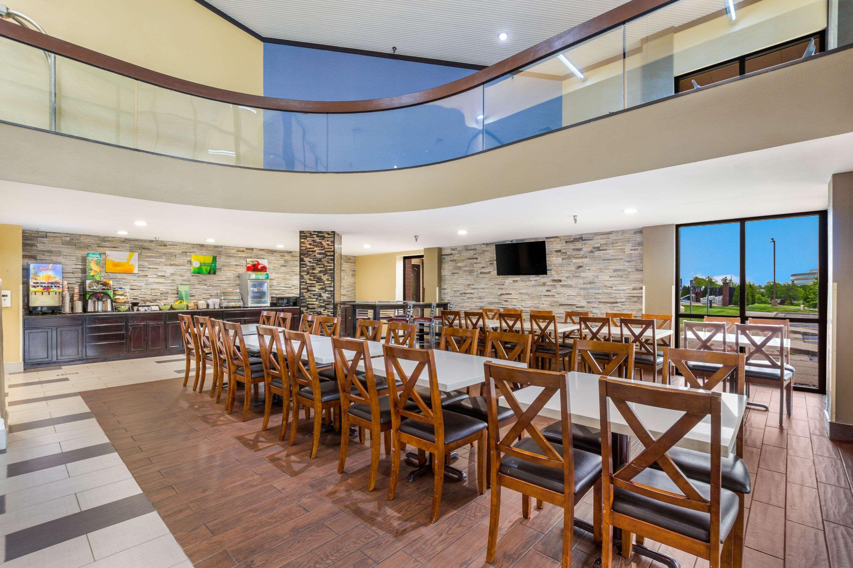 Quality Inn & Suites Florence - Cincinnati South Ngoại thất bức ảnh