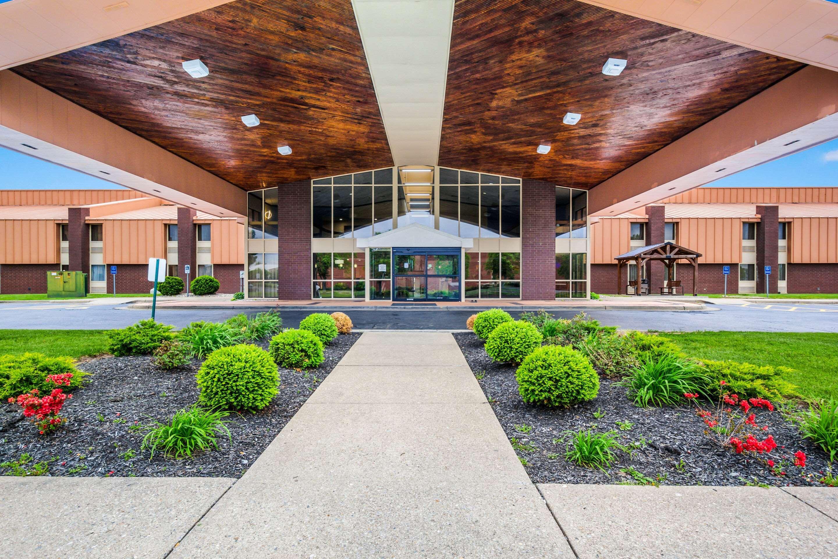 Quality Inn & Suites Florence - Cincinnati South Ngoại thất bức ảnh