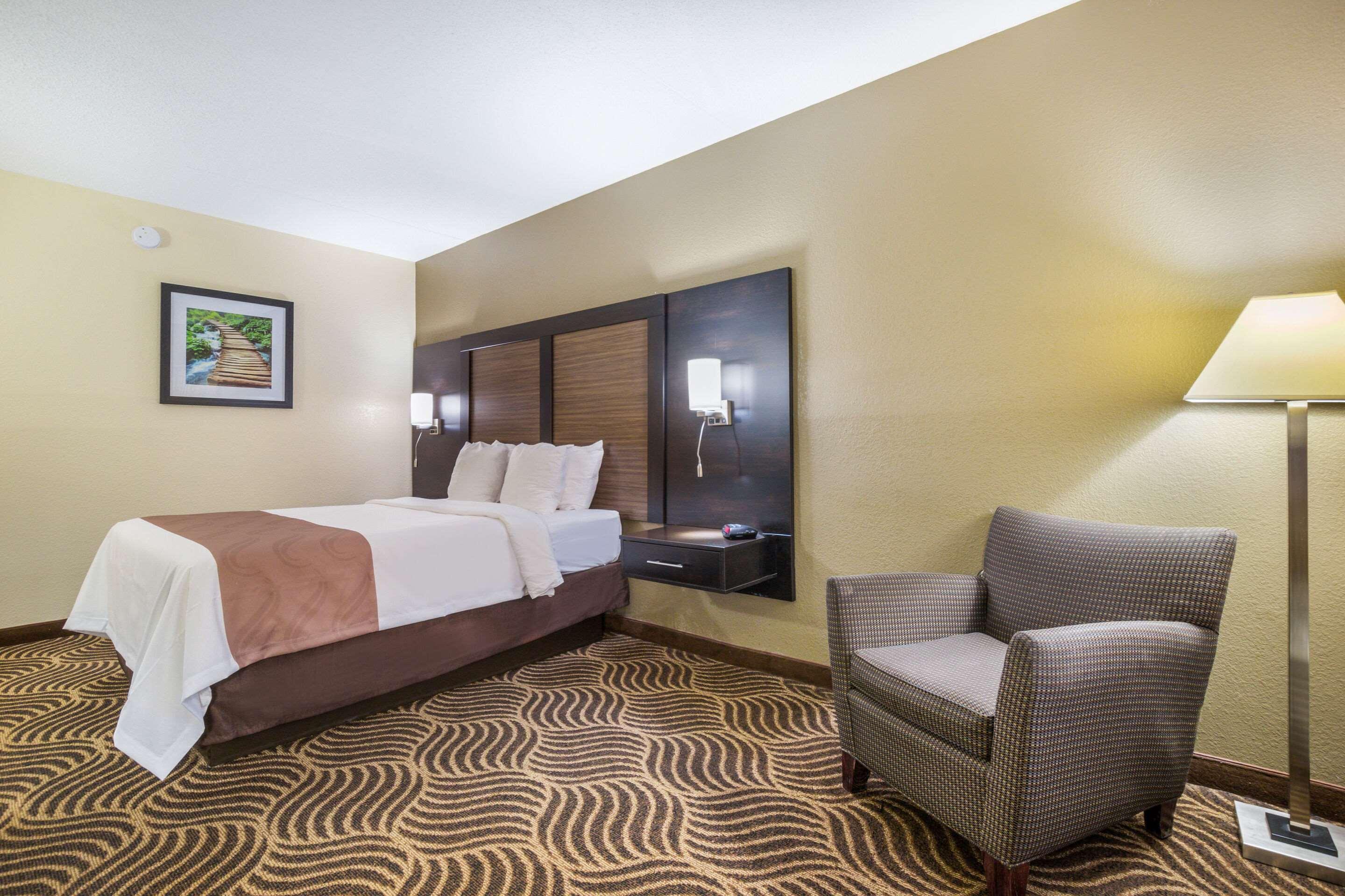 Quality Inn & Suites Florence - Cincinnati South Ngoại thất bức ảnh