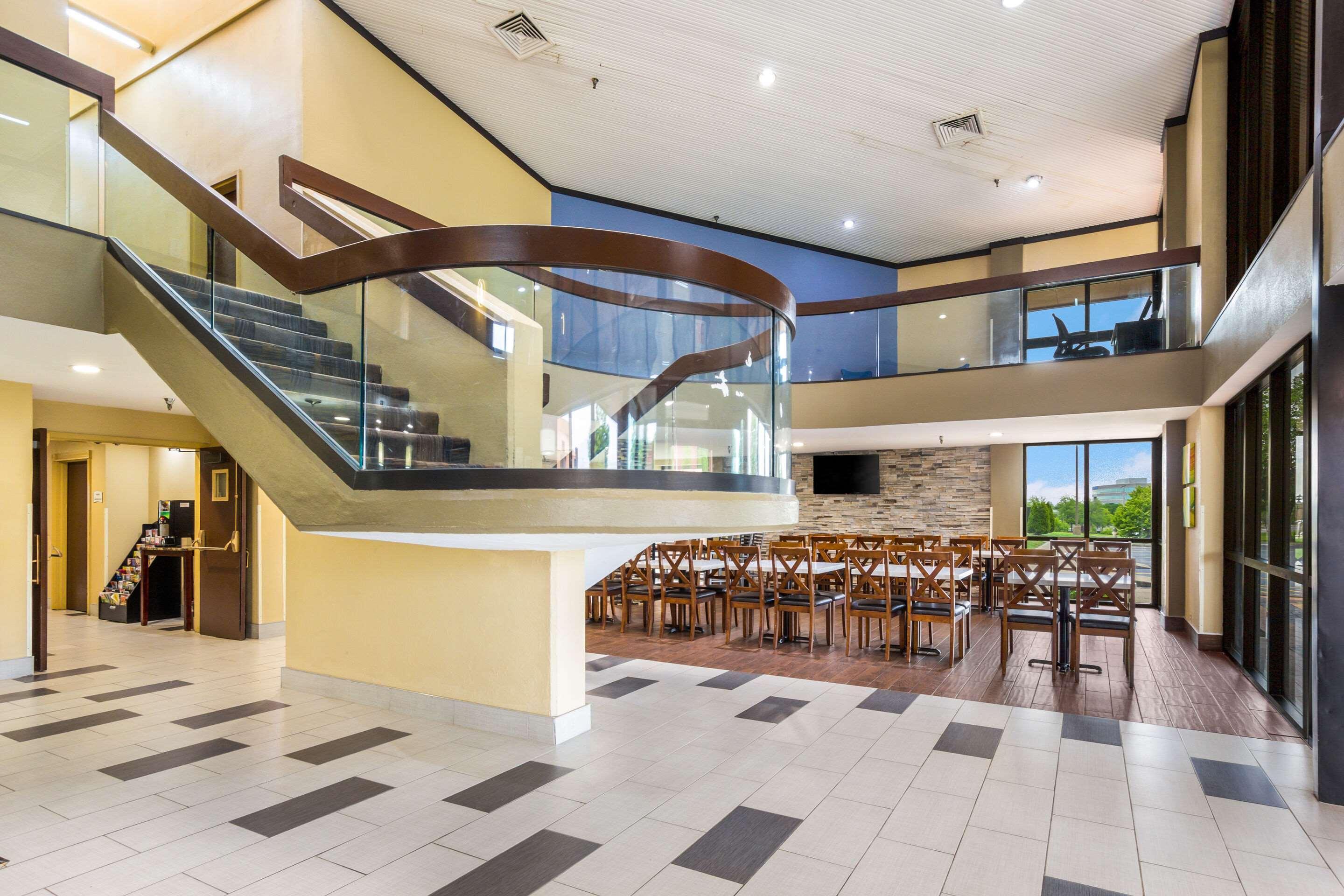 Quality Inn & Suites Florence - Cincinnati South Ngoại thất bức ảnh