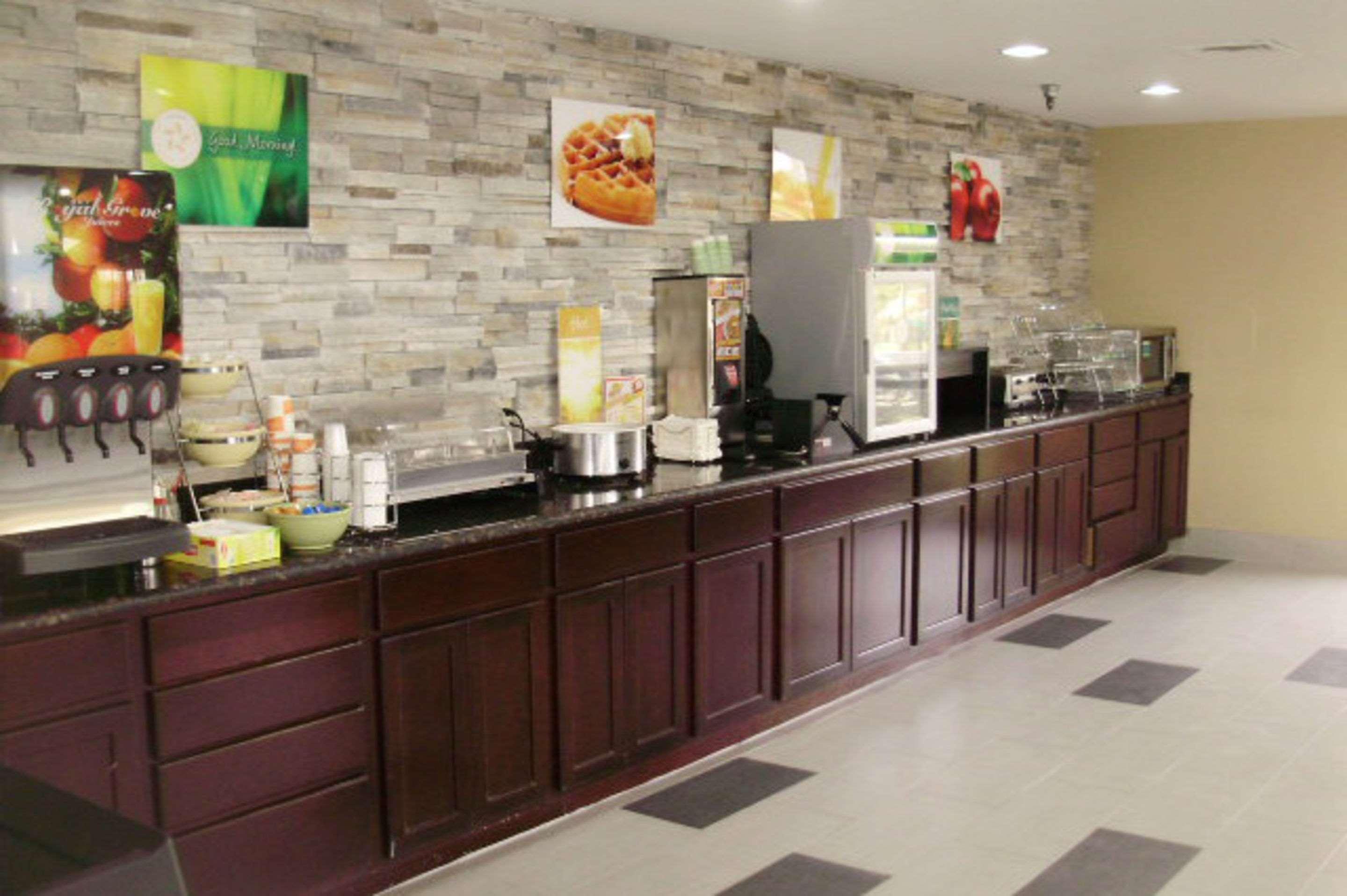 Quality Inn & Suites Florence - Cincinnati South Ngoại thất bức ảnh