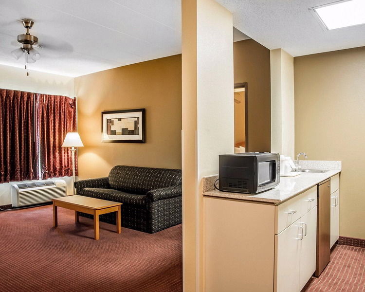 Quality Inn & Suites Florence - Cincinnati South Ngoại thất bức ảnh